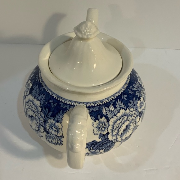 Crabtree & Evelyn of London - Blue/white - Feel Free to make an offer. - Picture 3 of 16